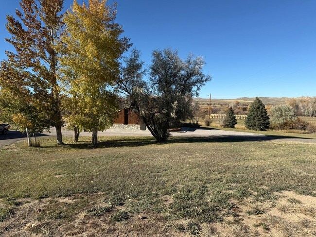 Building Photo - 3 Bed 2 Bath Large Semi-Rural Modern Beautiful Home