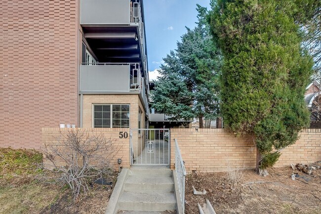 Building Photo - 50 N Clarkson St