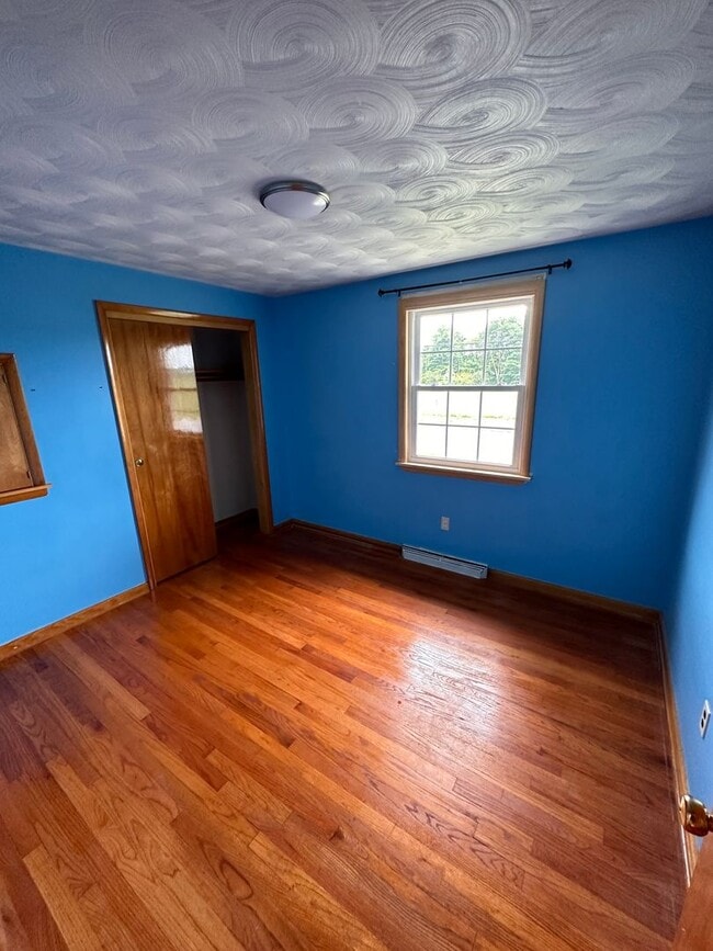 Building Photo - 3 bedroom 1.5 bath Lower Allen Township