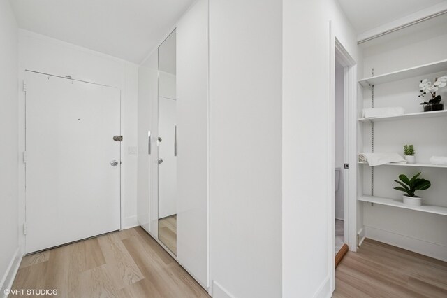 Building Photo - 1255 N Sandburg Terrace