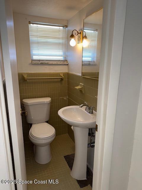 Building Photo - 2511 Country Club Dr