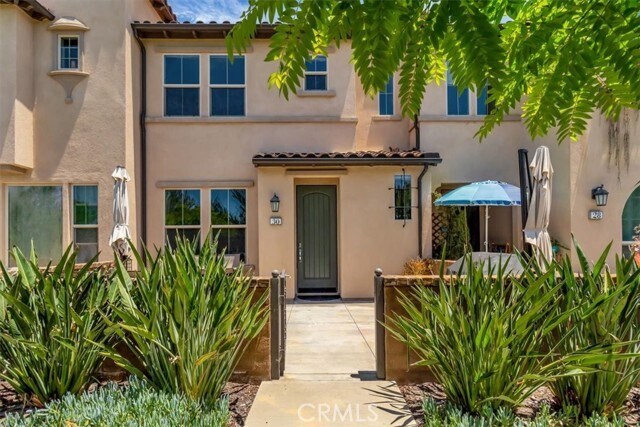 Building Photo - 30 Finch