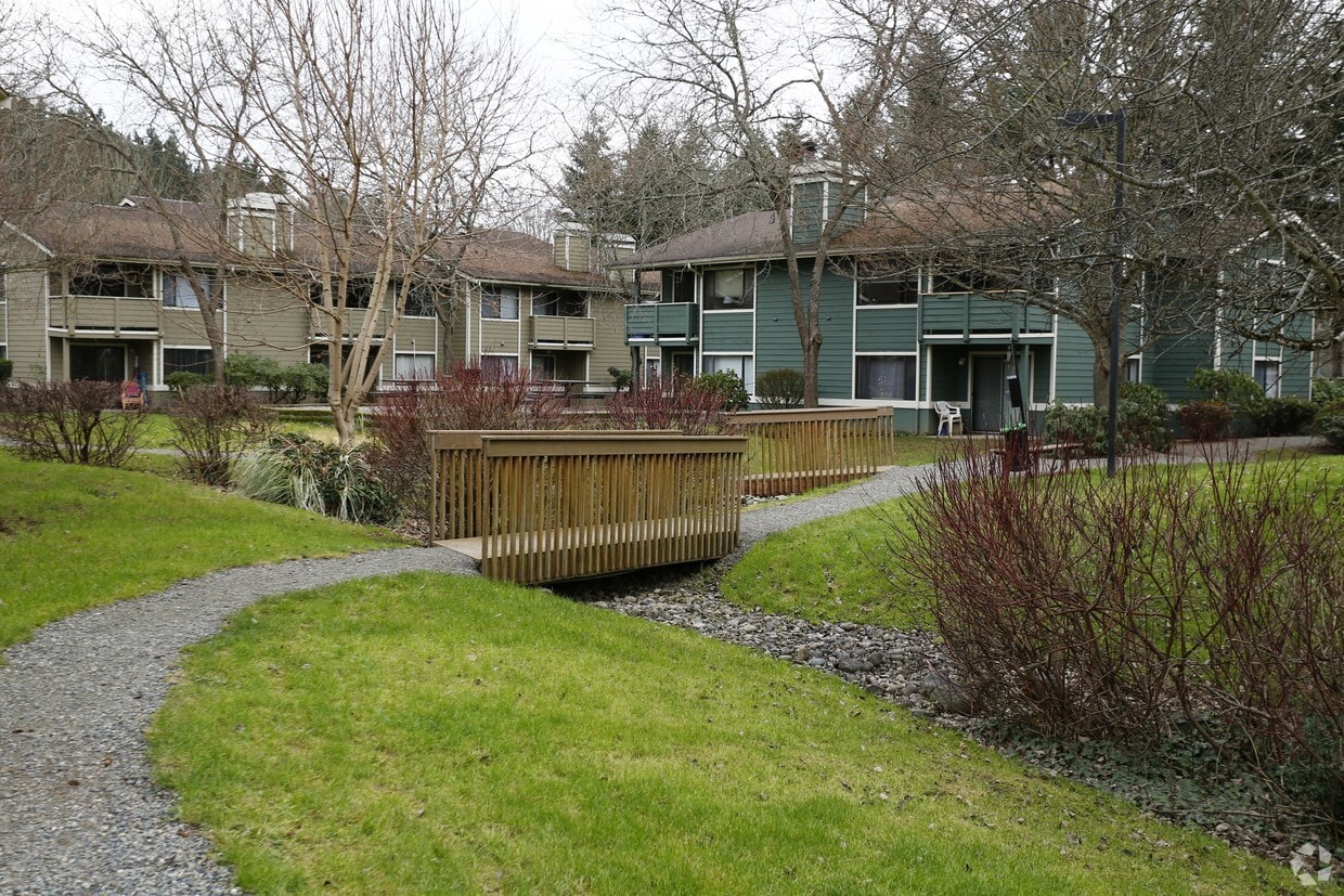 Gilman Square - 360 NW Dogwood St Issaquah WA 98027 | Apartment Finder, image size:1240x827