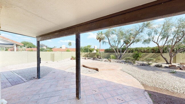 Building Photo - 10575 E Mission Ln
