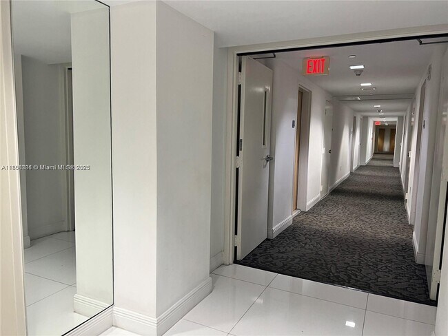 Building Photo - 350 S Miami Ave