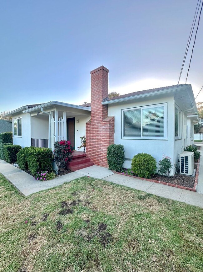 Building Photo - Beautifully Remodeled Unit on the East Side of Santa Barbara