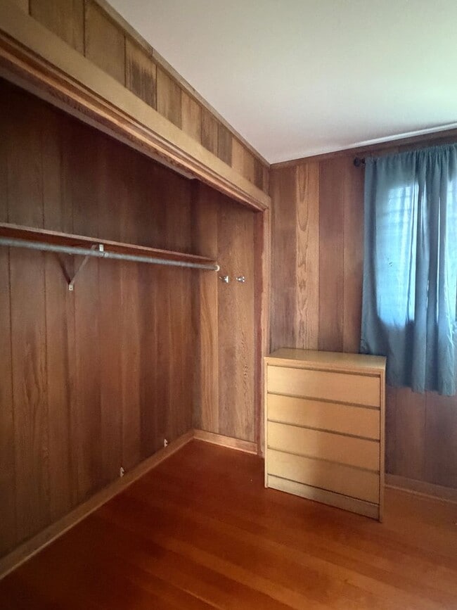Building Photo - 3 BDRM/1 BATH with Ohana Unit