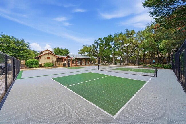 Building Photo - 8729 Vantage Point Dr