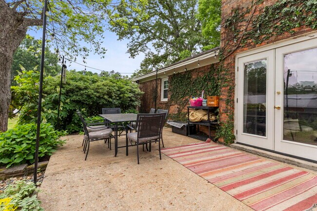 Building Photo - 431 Duckworth Dr