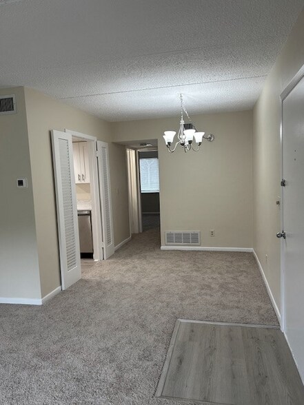 Building Photo - 2430 Harn Blvd