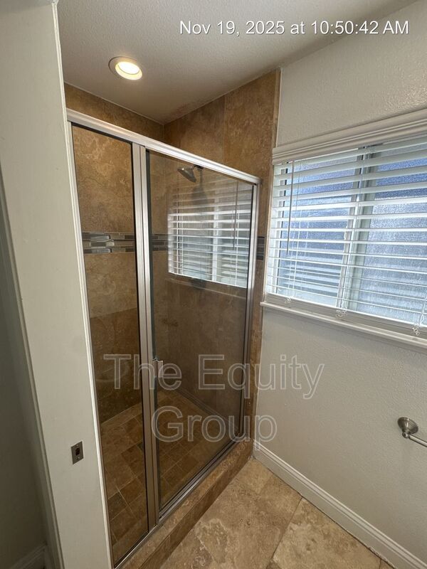 Building Photo - 4909 W Leighson Ave