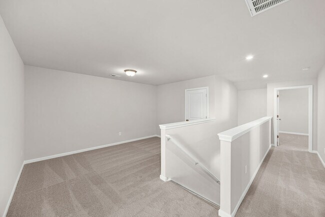 Building Photo - 512 Serena Trl