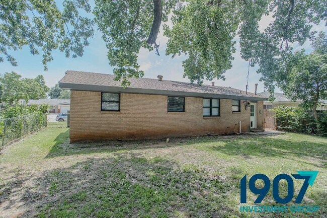 Building Photo - 608 N Janeway Ave