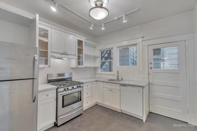 Building Photo - 840 14th St