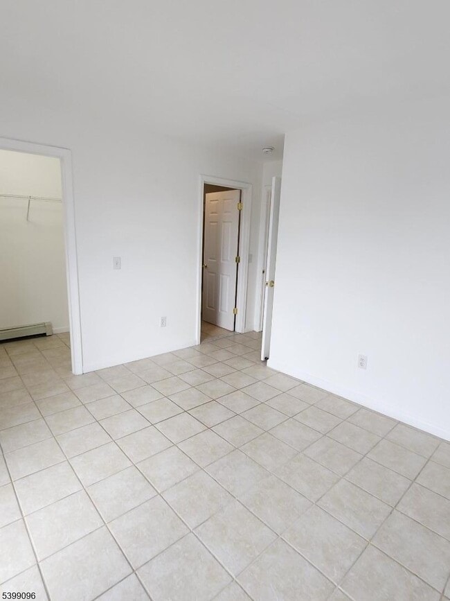 Building Photo - 83 Wayne Ave