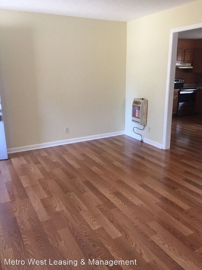 Building Photo - 3 br, 1.5 bath House - 250 Pate Road