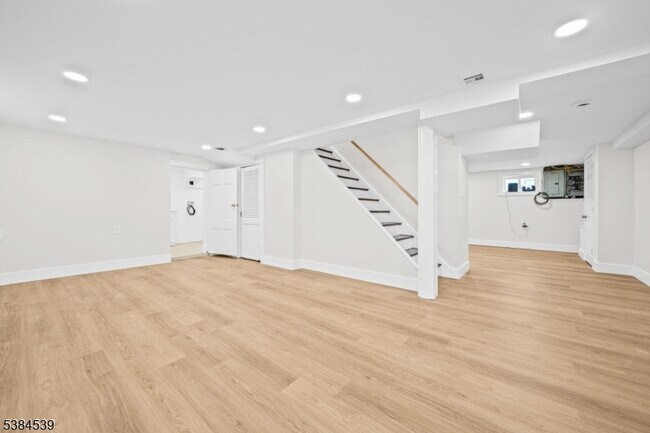 Building Photo - 83 Harrison Ave