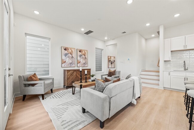 Building Photo - 1308 Neiman Ln