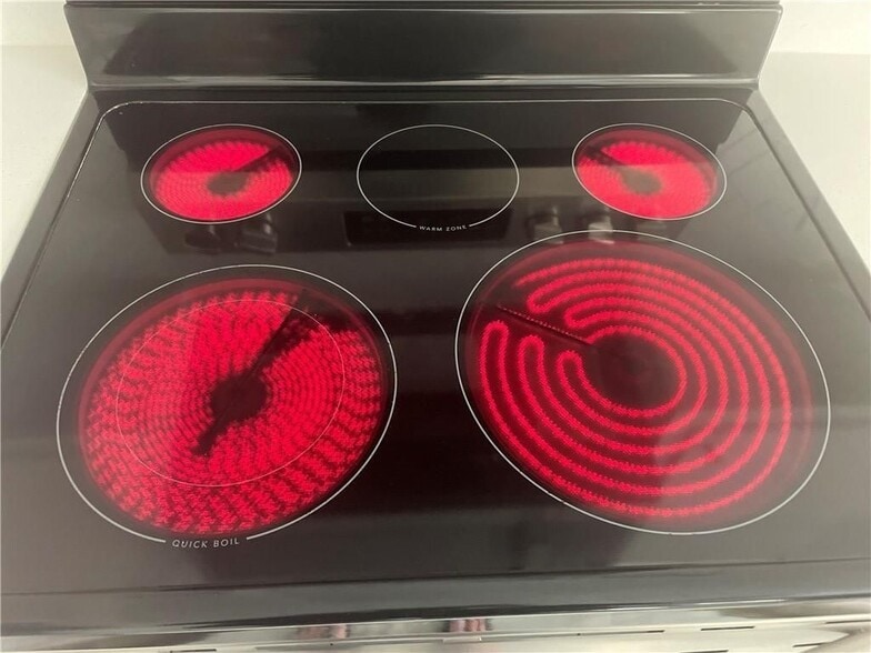 Building Photo - 471 Village Green Ct SW