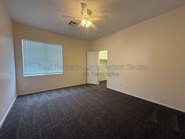 Building Photo - 1234 W Remington Dr