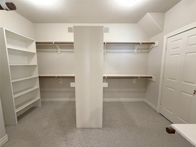 Building Photo - 2612 Edgefield Lakes Dr