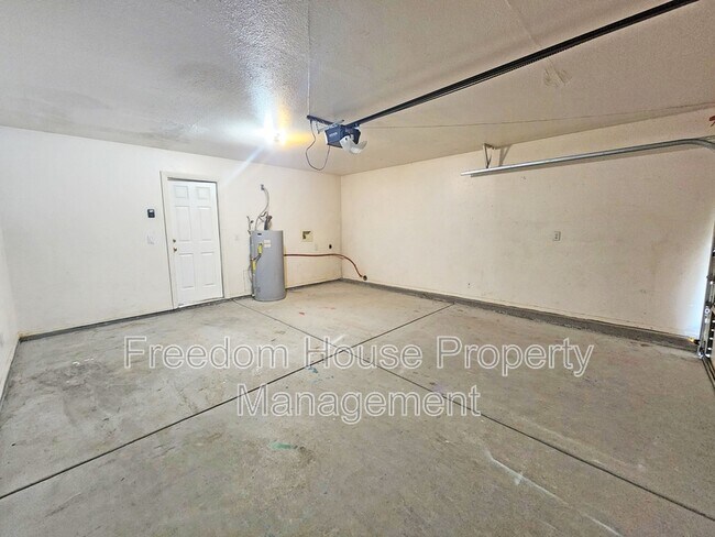 Building Photo - 670 Bourbon St