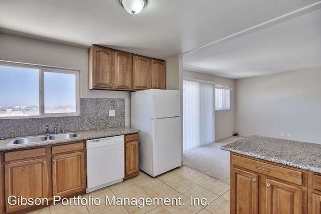 Building Photo - 1665 6th Ave