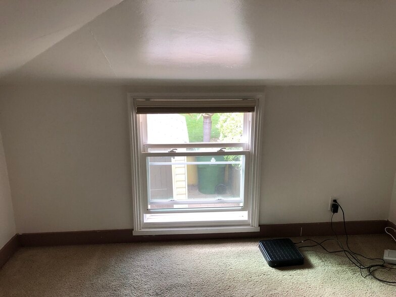 Bonus room - 12621 Woodgreen St