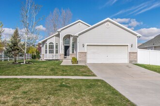 Building Photo - 5 Bedroom Home in Herriman; 2700 sq ft; Open Floor Plan