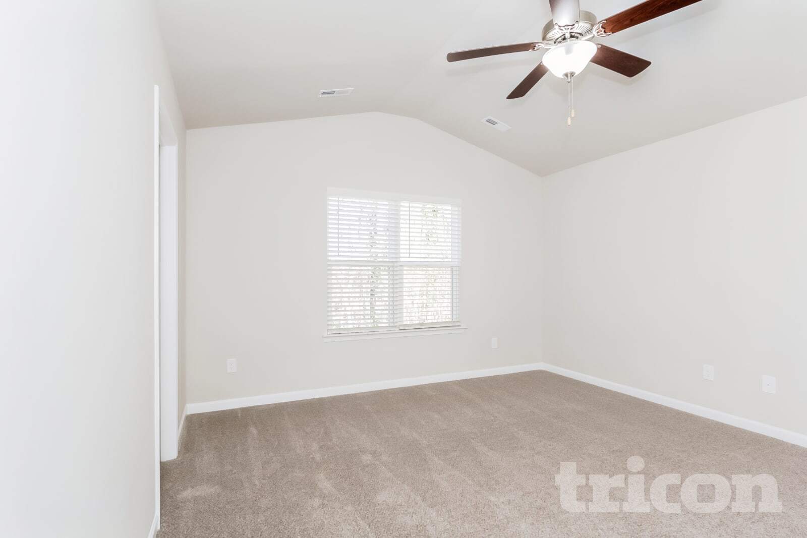 Building Photo - 111 Spring Knoll Dr