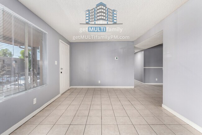 Building Photo - 2413 W Hazelwood St