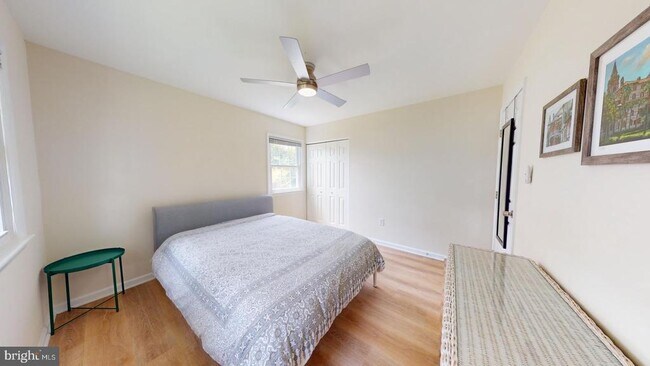 Building Photo - 5810 Helmsdale Ln