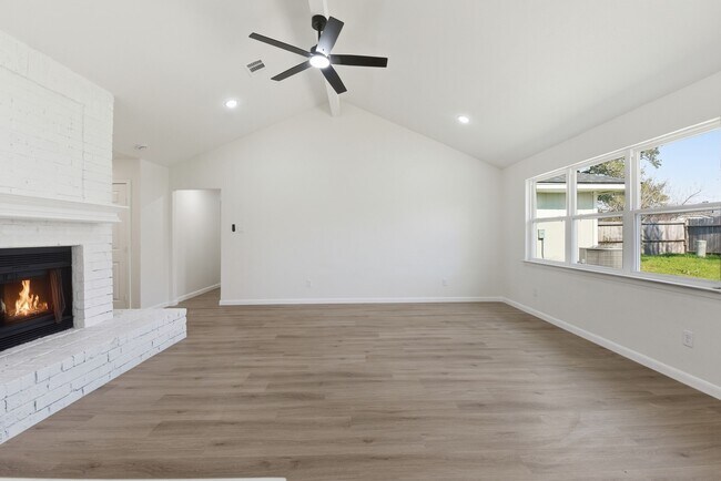 Building Photo - 7310 Sonnet Glen Ln