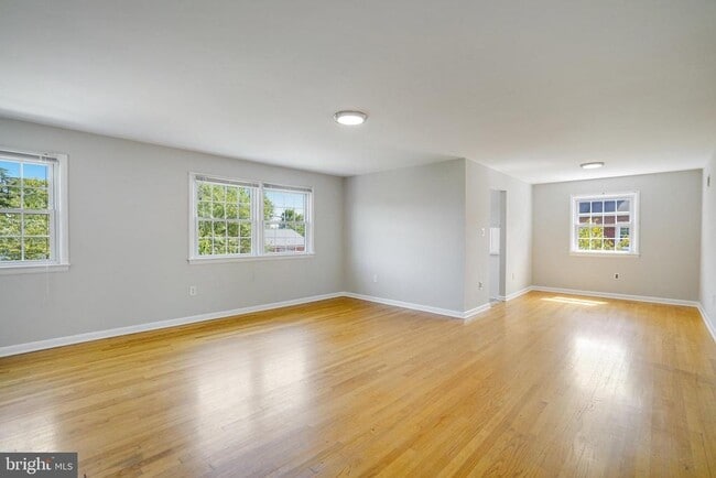 Building Photo - 706 N Cleveland St