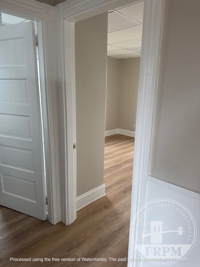 Building Photo - 33 16th St