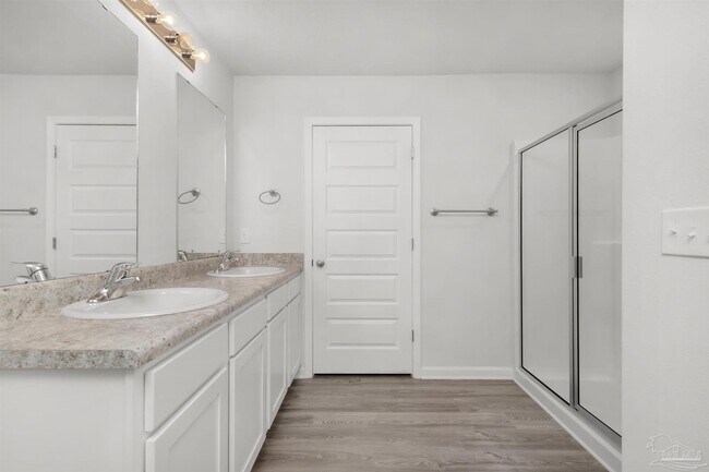 Building Photo - 5280 Peach Dr