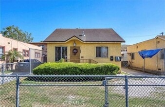 Building Photo - 822 E 87th St