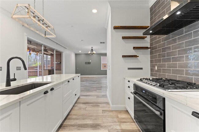 Building Photo - 9307 Poplar Creek Ct