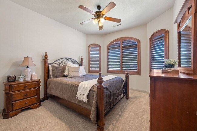 Building Photo - Fully Furnished Home With a View | 1–6 Month Lease | Private Basement Suite + All Essentials Incl...