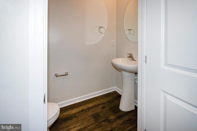 Building Photo - 117 Mazzeo Dr