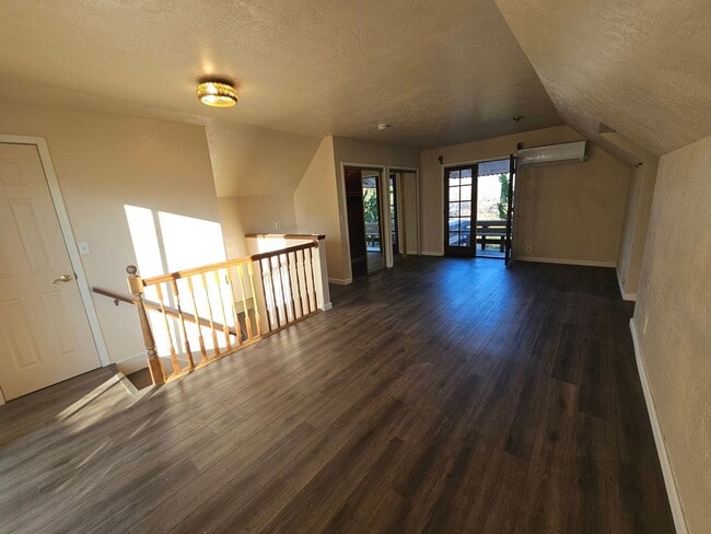 Building Photo - Lakeport rental