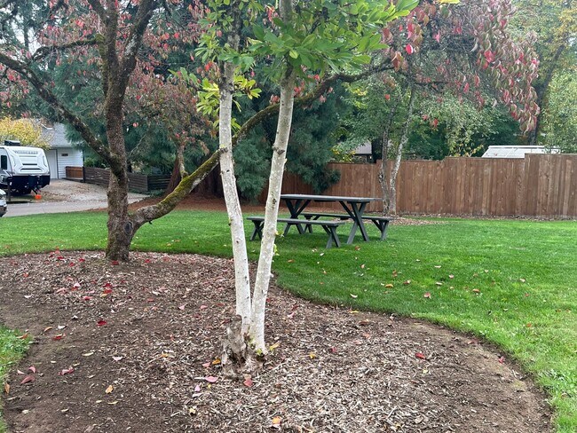 Building Photo - GORGEOUS RANCH STYLE HOME ON HUGE MANICURED LOT IN GARDEN HOME IN SW PORTLAND