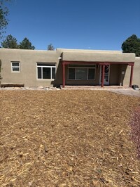 Building Photo - 709 Sundown Pl SE