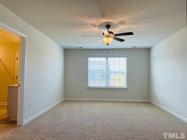 Building Photo - 5 Bedroom Single Family - Fuquay Varina