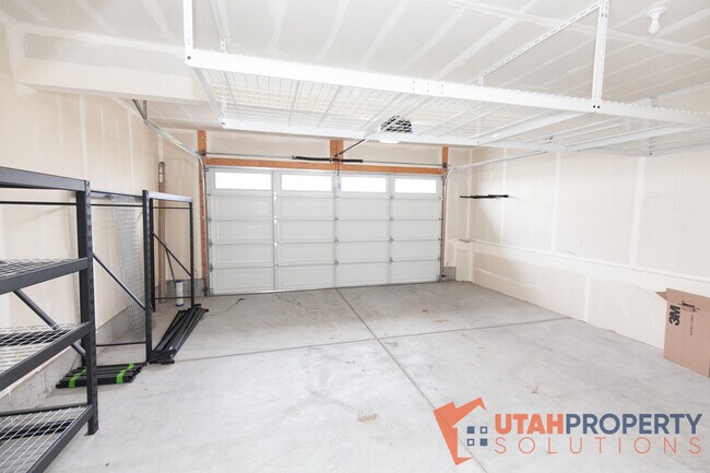 Building Photo - 468 S 700 W