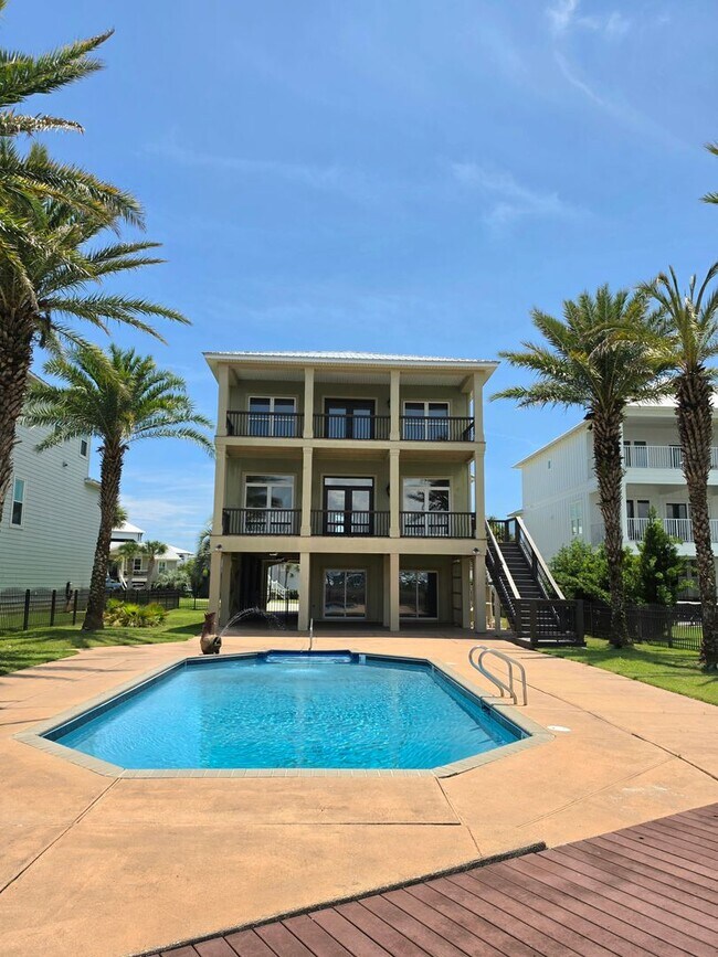 Building Photo - Waterfront 4/2 in Terry Cove with pool and boat dock
