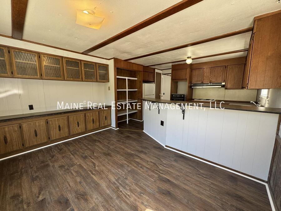 Building Photo - 10 Goodwin Lp