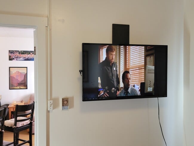 Building Photo - 211-212 W 13th St