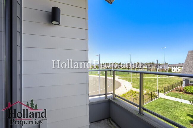 Building Photo - Spacious, Energy-Efficient Home in Reeds Crossing Near Parks & Trails