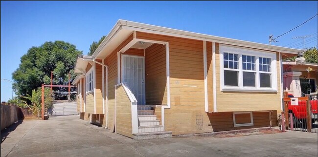 Building Photo - 1221 31st Ave